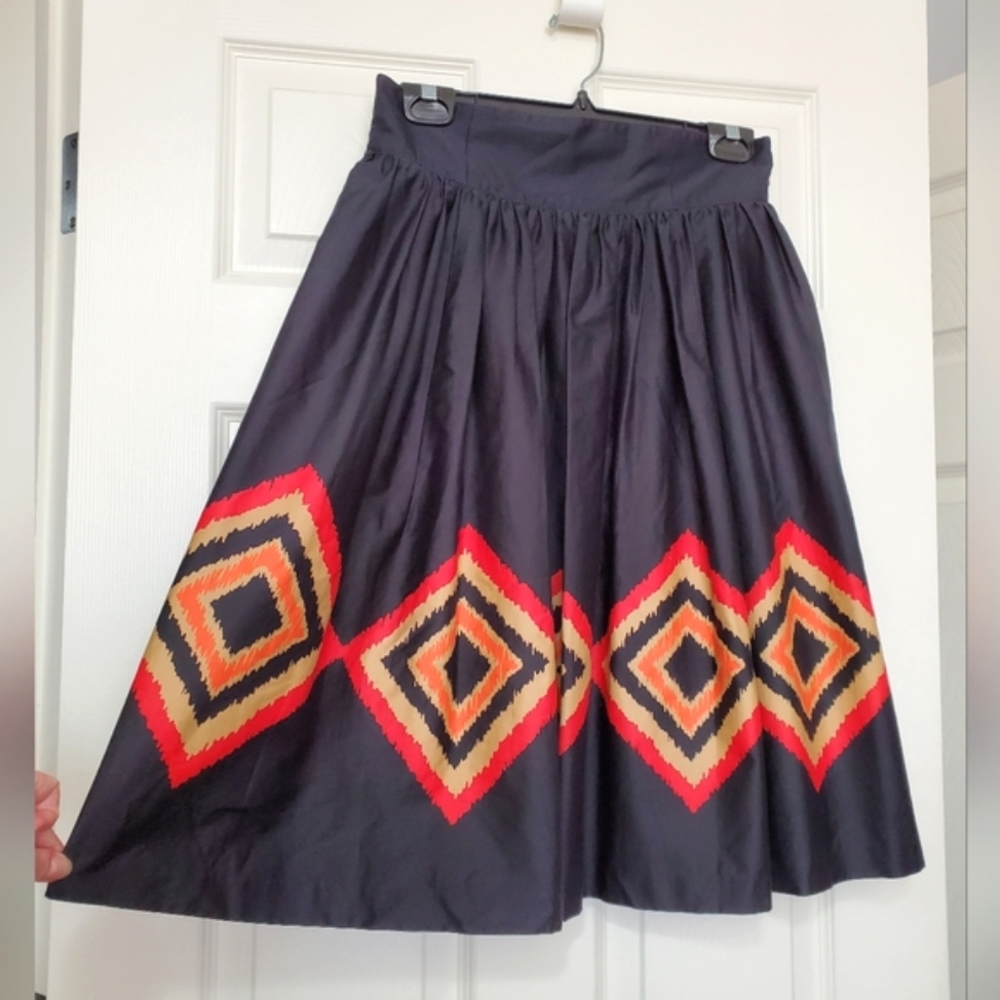 Nine West cotton printed black red orange high waisted full skirt 4 (fits XS, S)